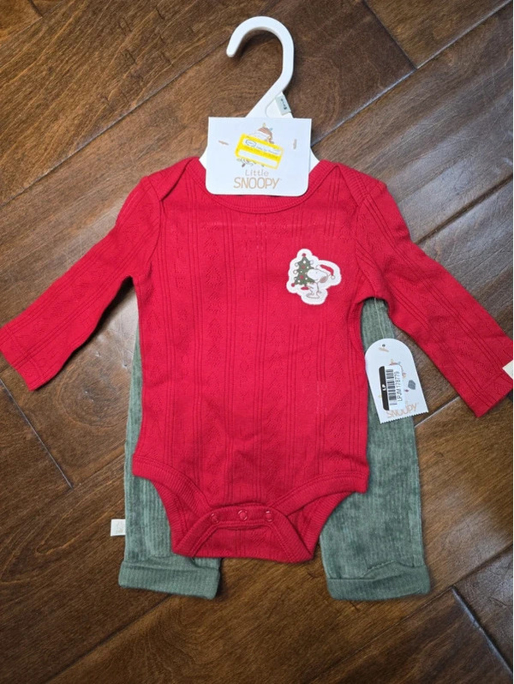 0 to 3m brand new snoopy, christmas outfit item 385G6